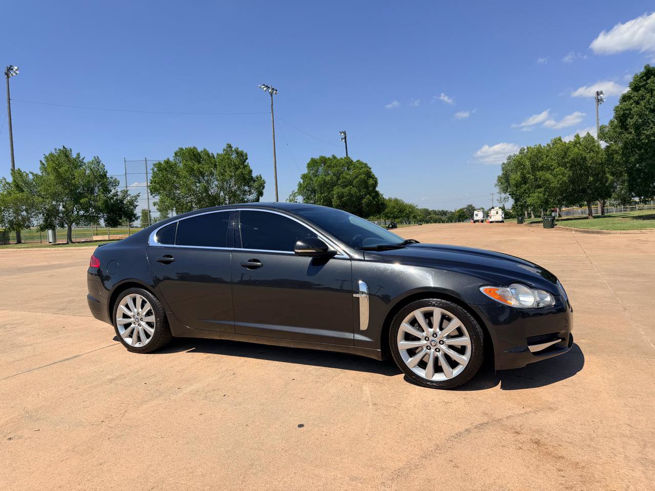 Used 2011 Jaguar XF Portfolio RWD image 32