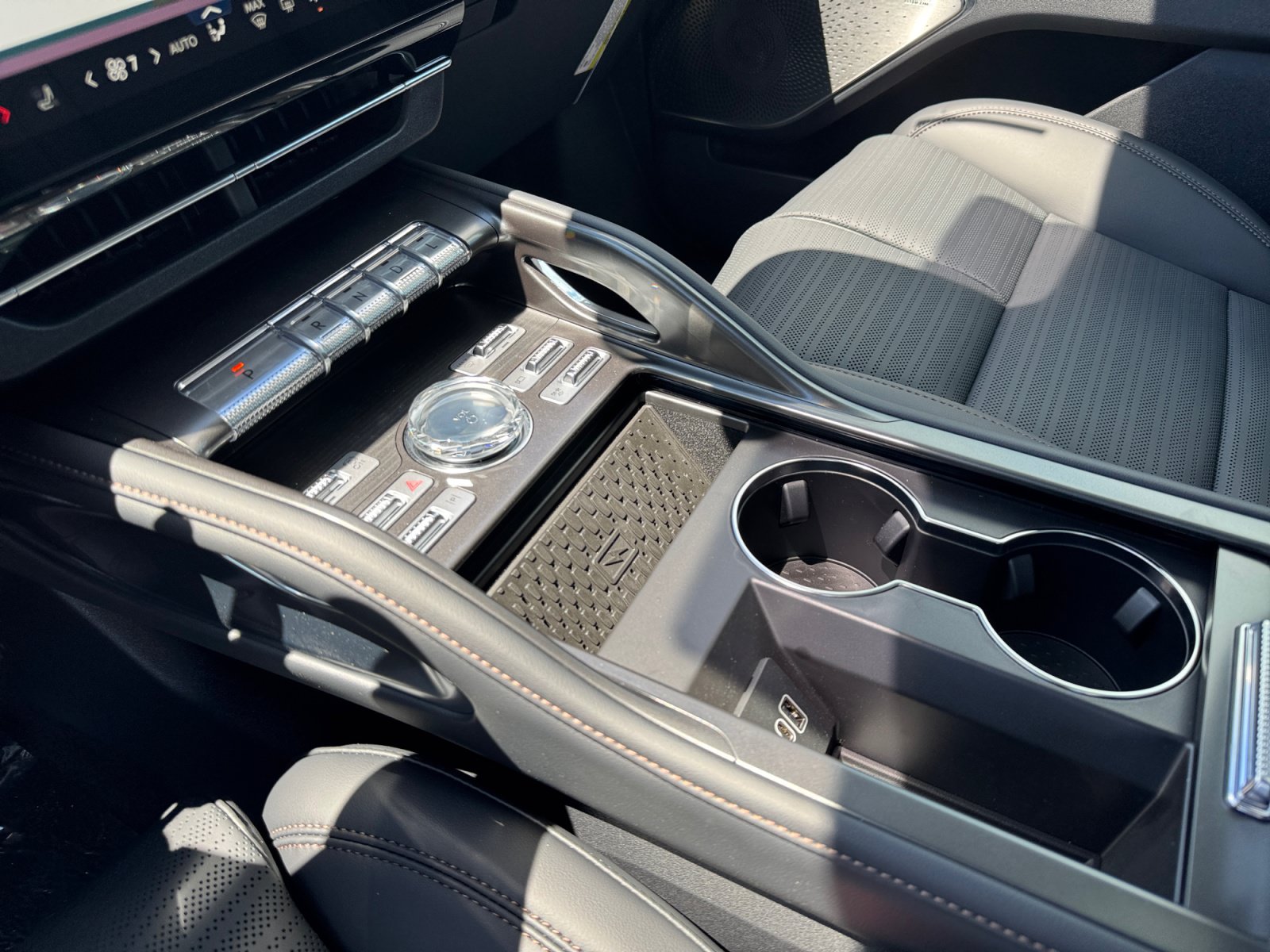 New 2026 Lincoln Nautilus Reserve AWD/4WD image 15