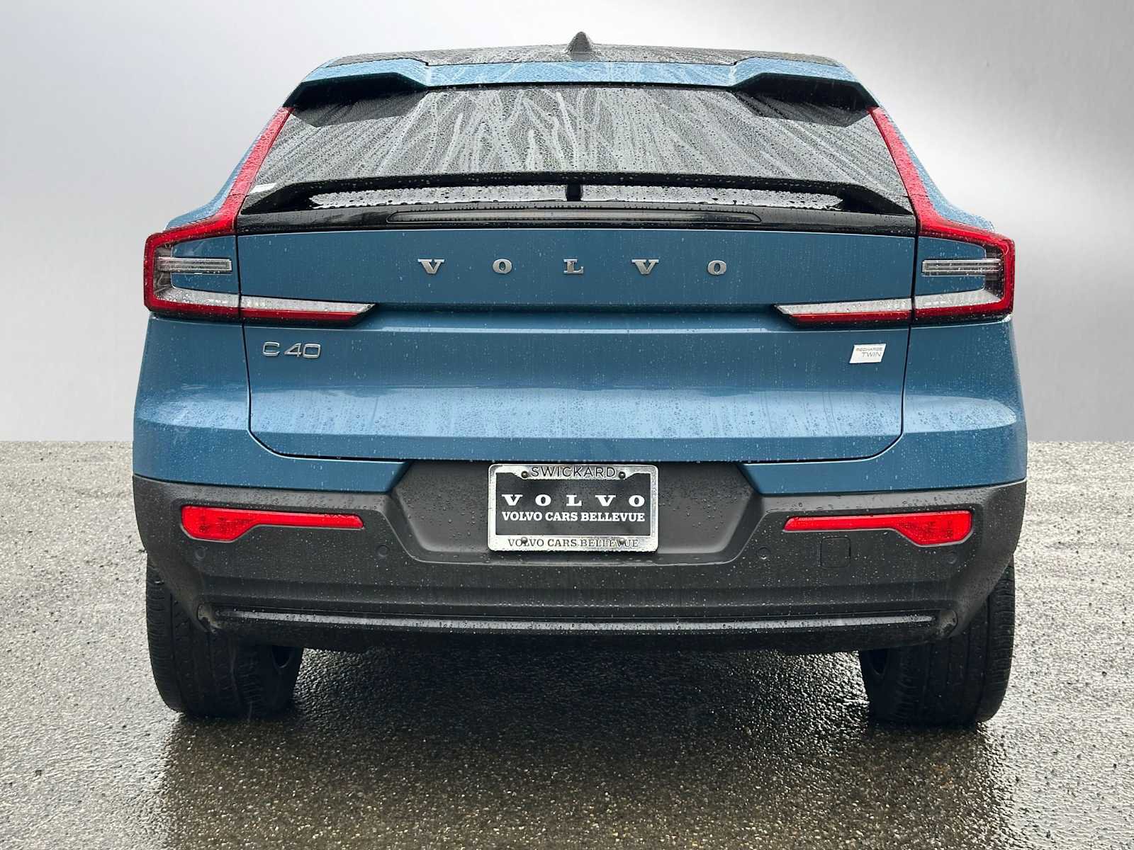 Used 2023 Volvo C40 P8 Recharge Plus w/ Climate Package image 4