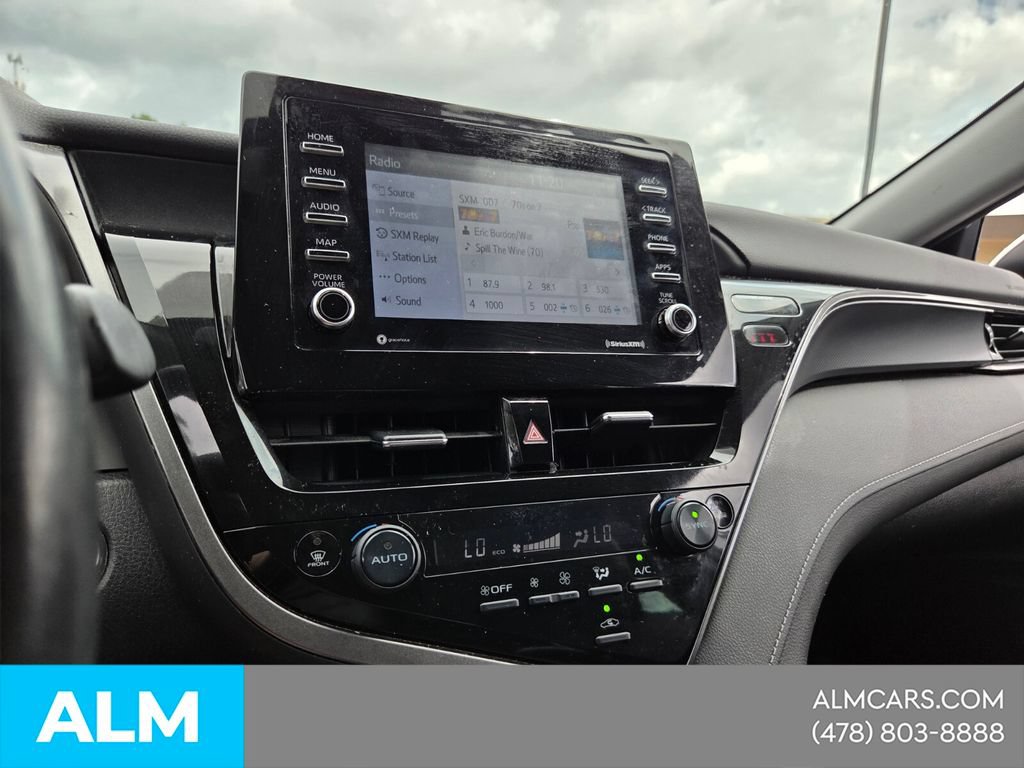 Used 2022 Toyota Camry SE w/ Convenience Package FWD image 19