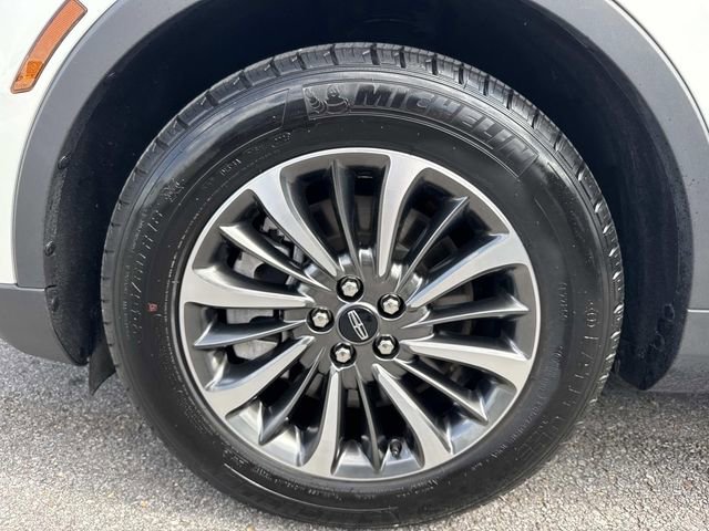 Certified 2023 Lincoln Nautilus AWD w/ Premium Package image 9