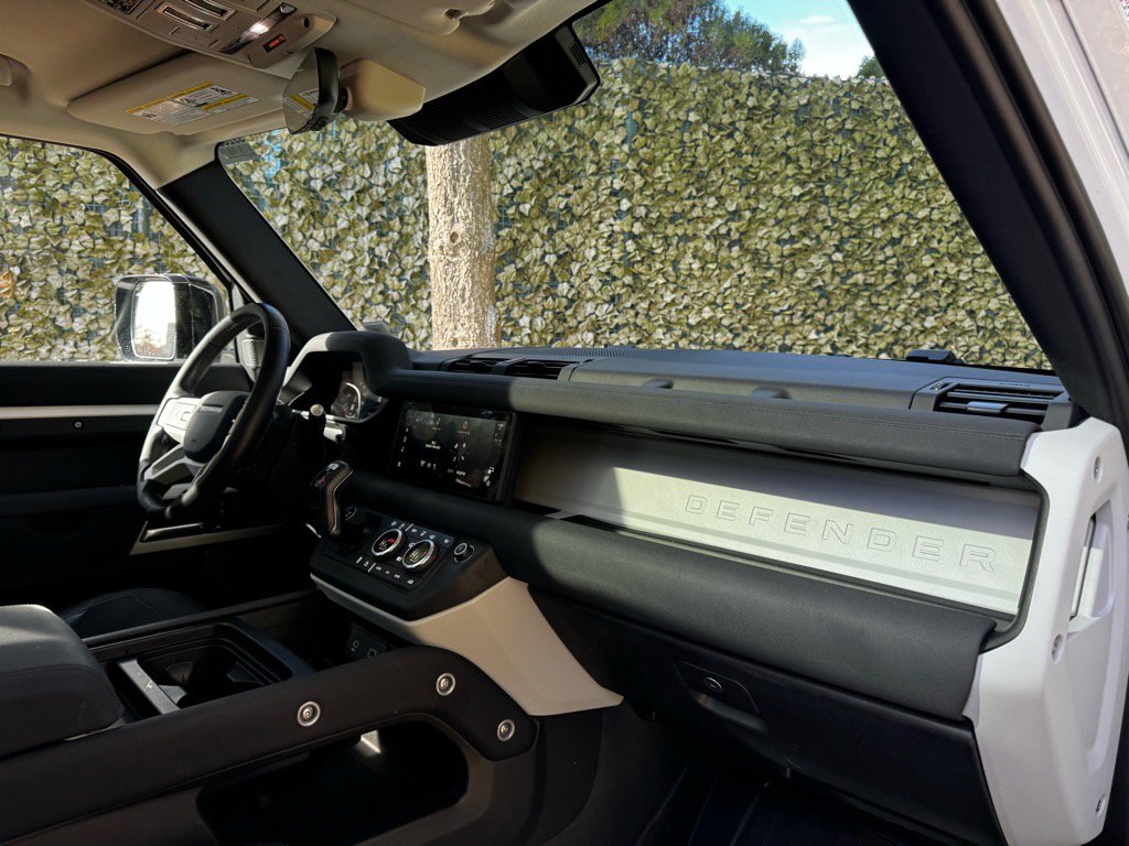 Used 2023 Land Rover Defender 110 S image 24