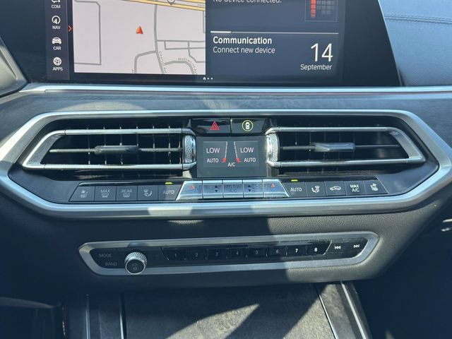 Used 2021 BMW X7 M50i AWD/4WD image 37