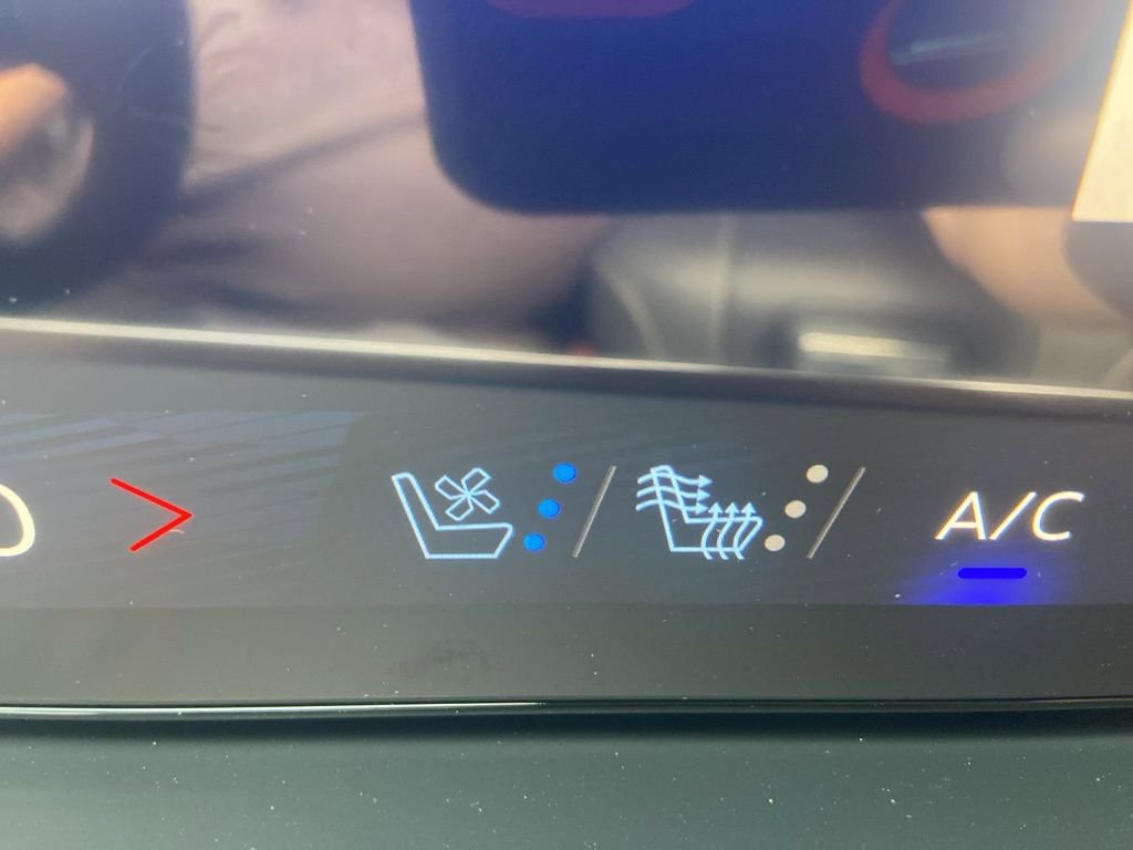 New 2025 Chevrolet Suburban Premier w/ Sun And Tow Package image 23