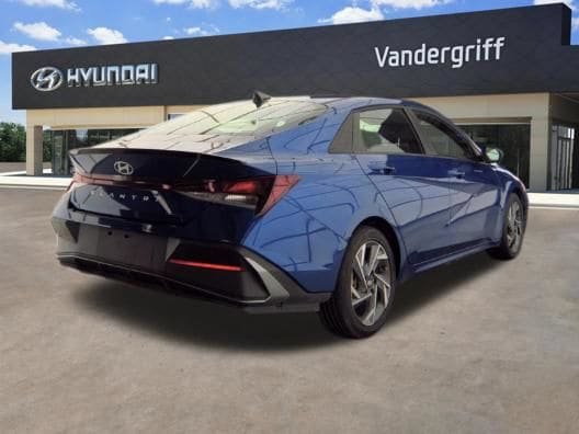 Used 2025 Hyundai Elantra Sport FWD image 5