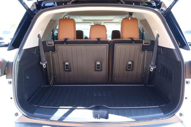 New 2026 Nissan Pathfinder Platinum AWD/4WD image 7