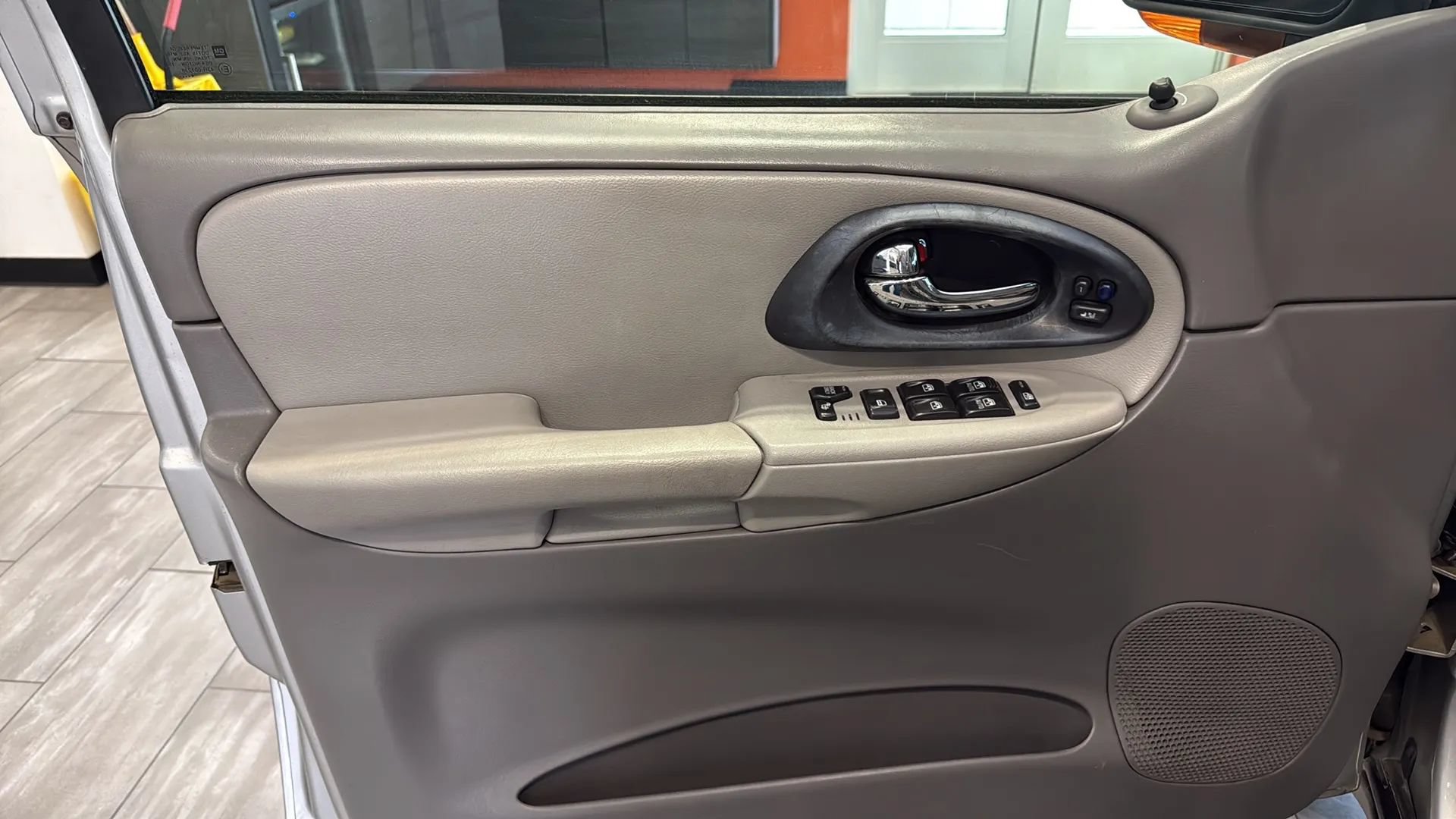 Used 2005 Chevrolet TrailBlazer LT RWD image 14