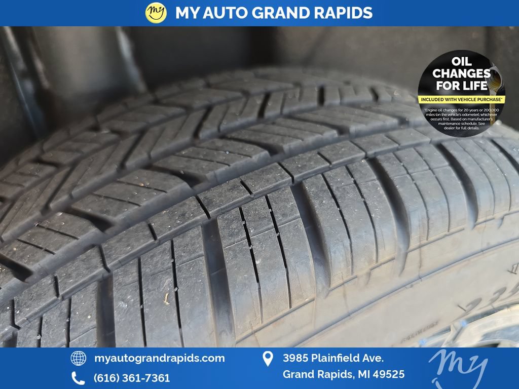 Used 2025 Volkswagen Taos SEL w/ Black Wheel Plus Package AWD/4WD image 33