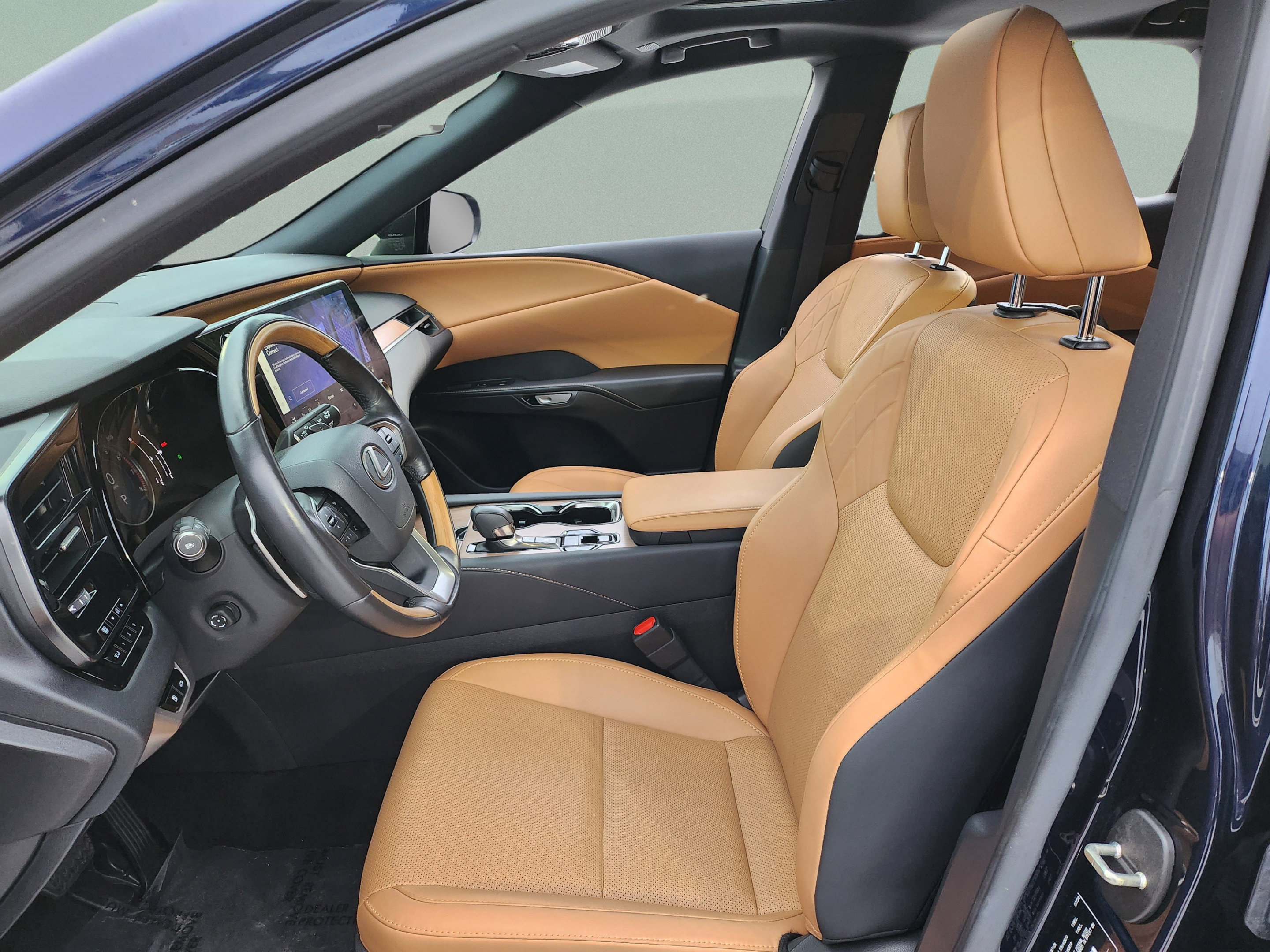 Used 2024 Lexus RX 350 Premium w/ Accessory Package (Z1) FWD image 12