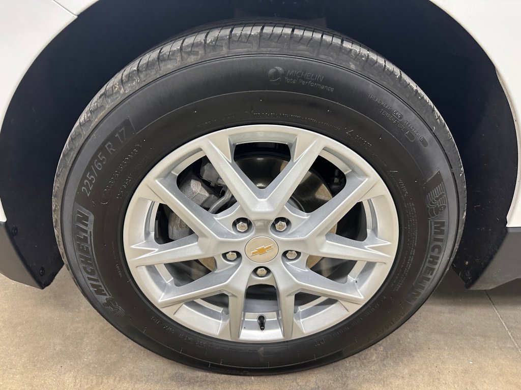 Certified 2024 Chevrolet Equinox LT w/ LPO, Floor Liner Package image 35