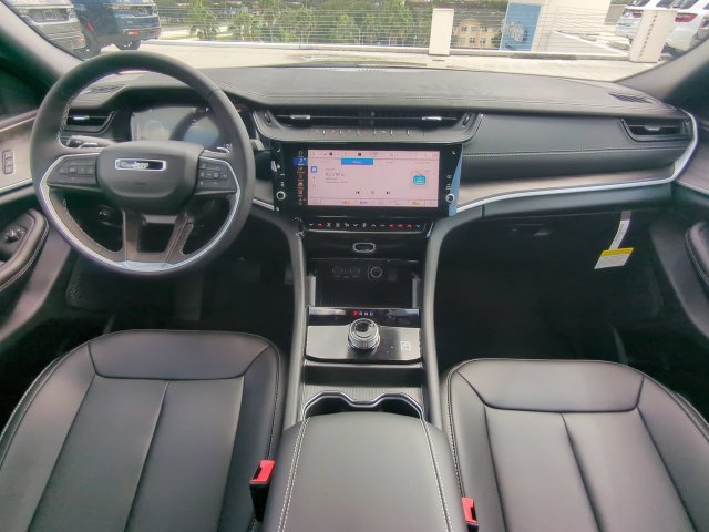 New 2027 Jeep Grand Cherokee L Limited RWD image 19