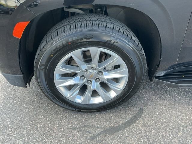 Used 2024 Chevrolet Suburban Premier AWD/4WD image 9