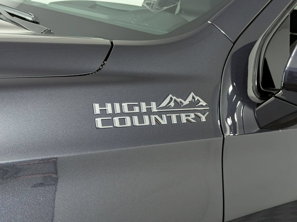 Used 2026 Chevrolet Tahoe High Country AWD/4WD image 11