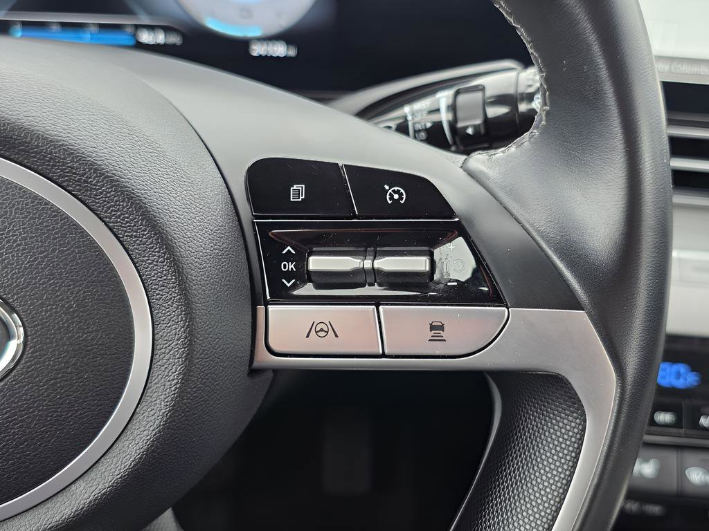 Used 2023 Hyundai Elantra Limited w/ Cargo Package image 27