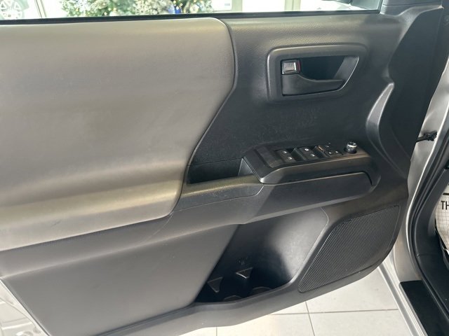 Used 2017 Toyota Tacoma SR image 9