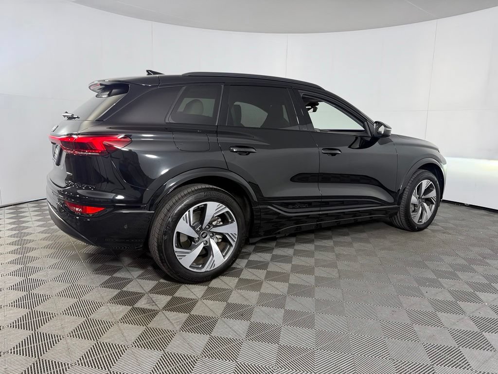 Used 2025 Audi Q6 e-tron Premium Plus w/ Premium Plus AWD/4WD image 6