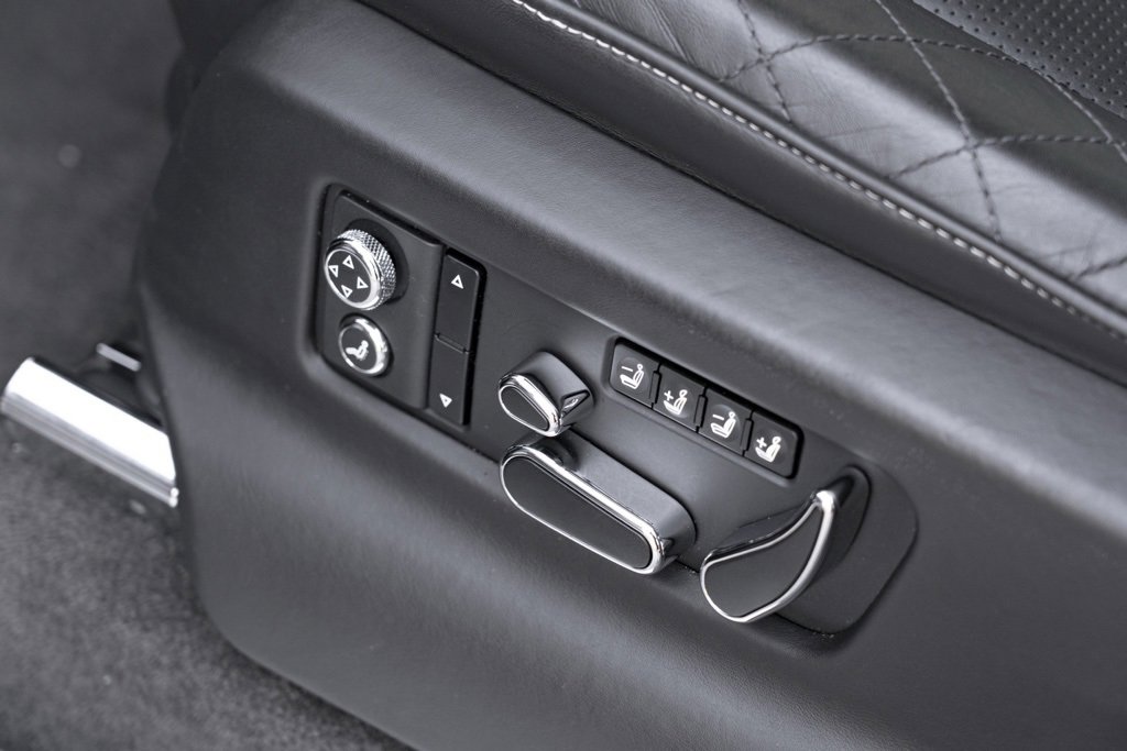 Used 2018 Bentley Bentayga image 17