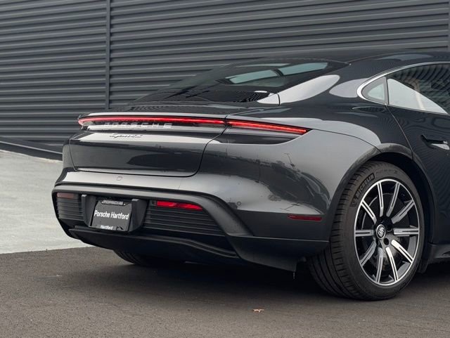 New 2024 Porsche Taycan 4S image 12
