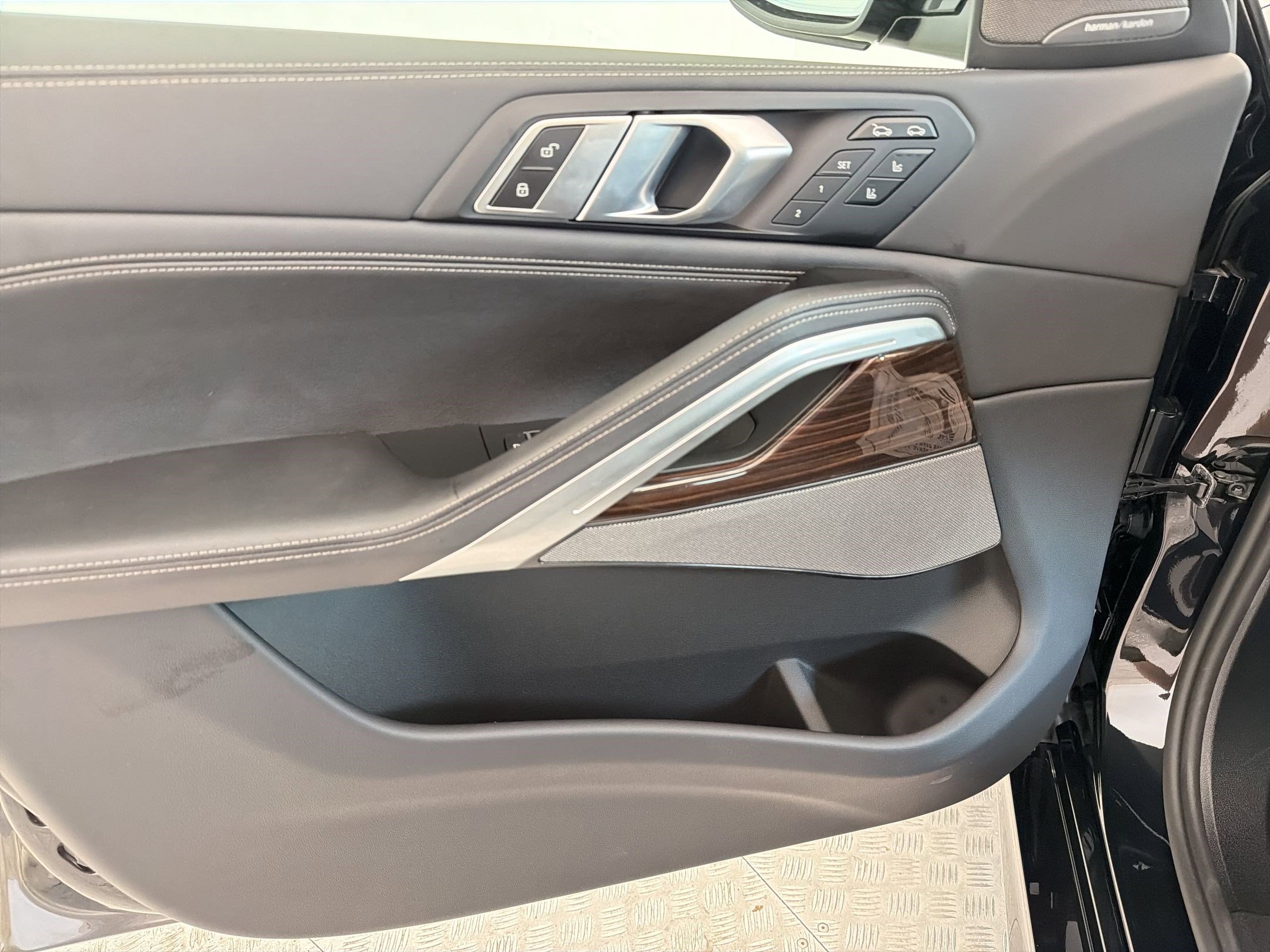 New 2026 BMW X6 xDrive40i image 13