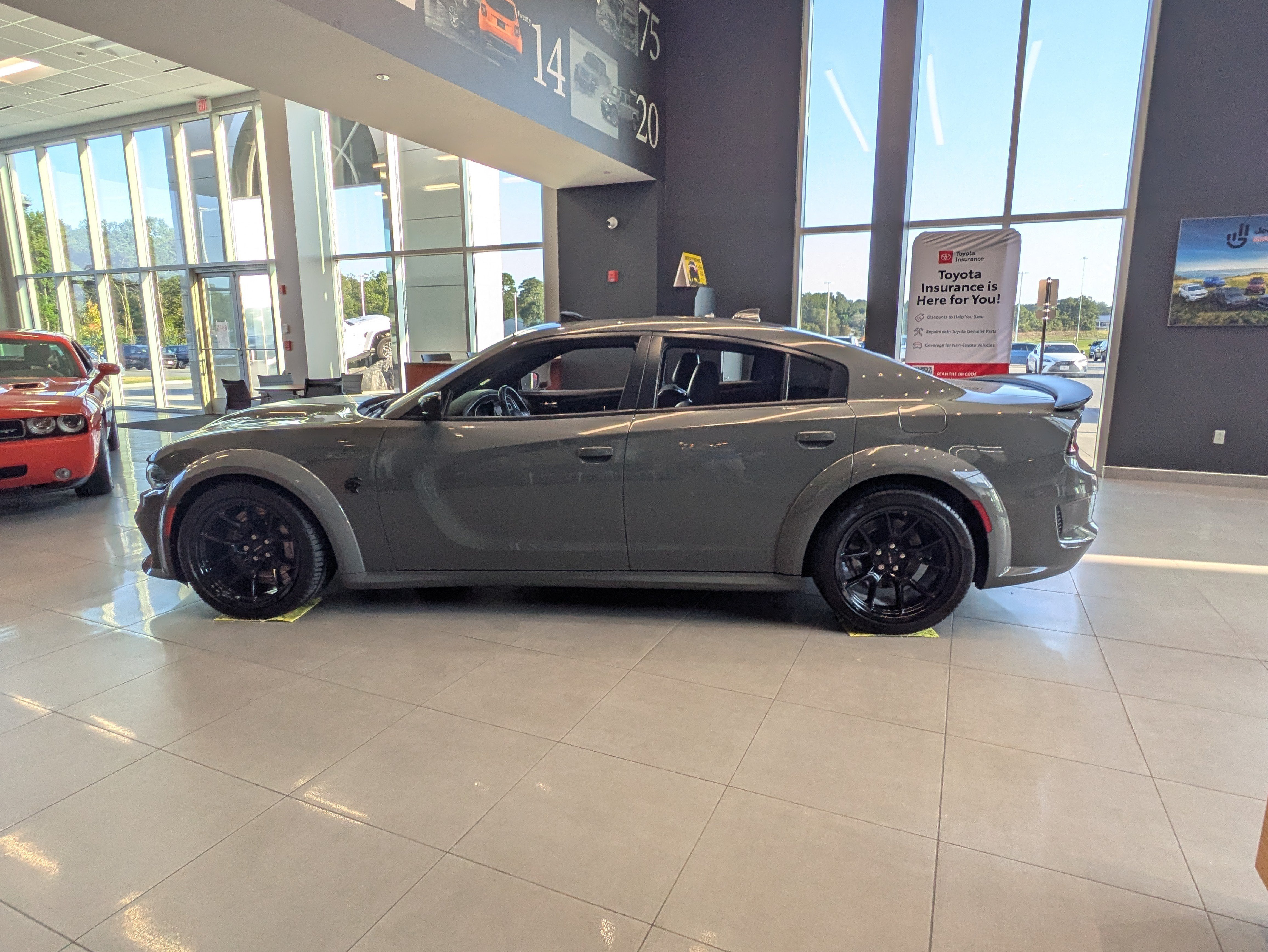 Used 2023 Dodge Charger SRT Hellcat RWD image 2