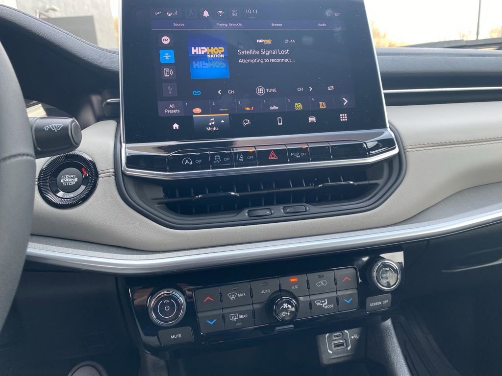 Certified 2025 Jeep Compass Limited image 14