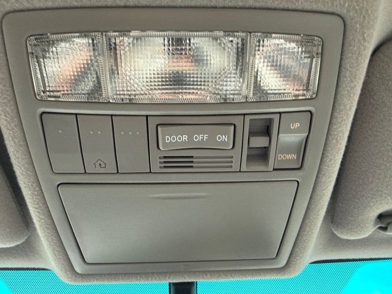 Used 2010 Toyota Camry XLE FWD image 28