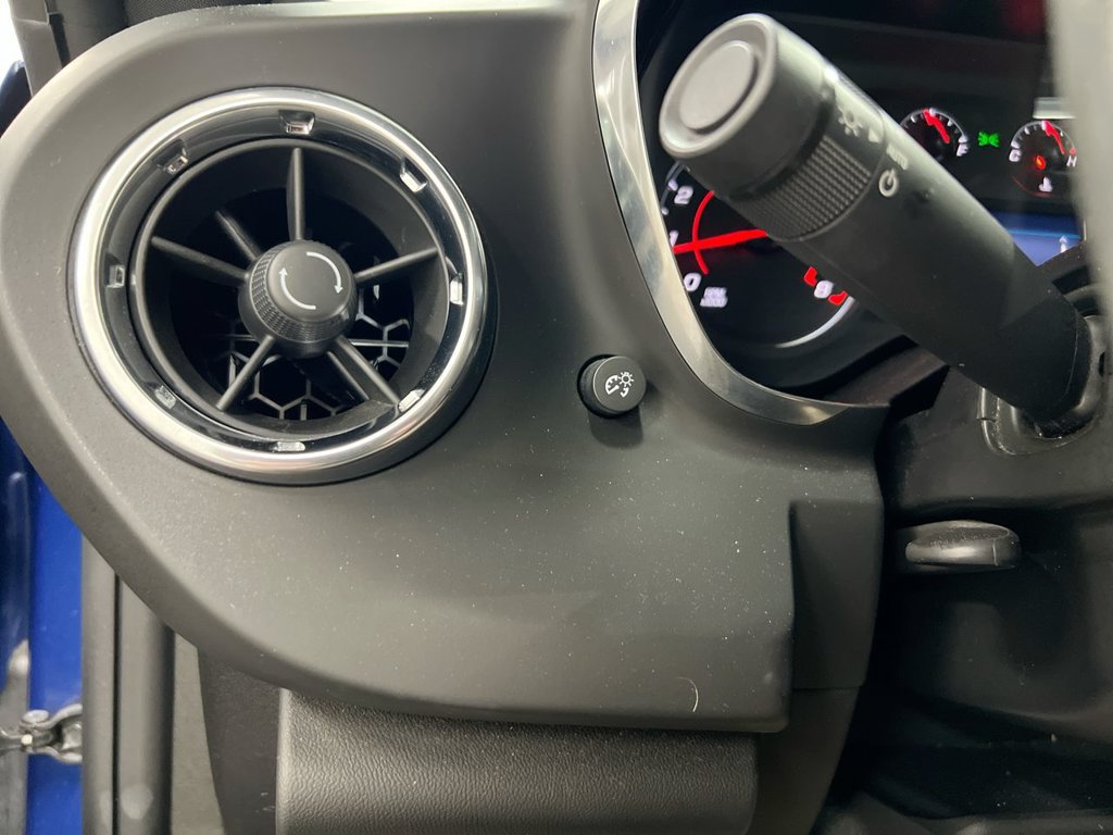 Used 2019 Chevrolet Camaro LT RWD image 18
