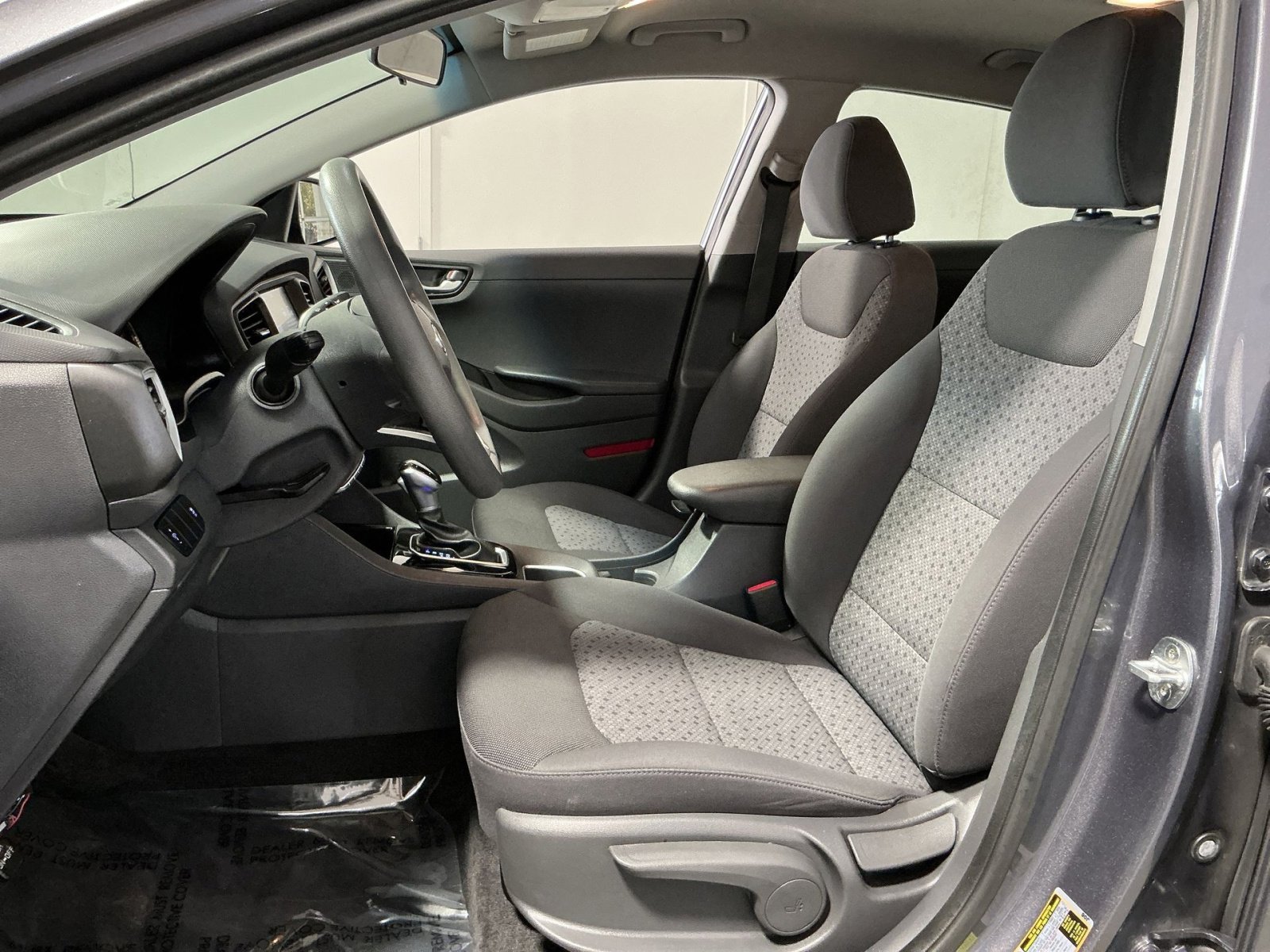 Used 2018 Hyundai Ioniq Blue FWD image 14