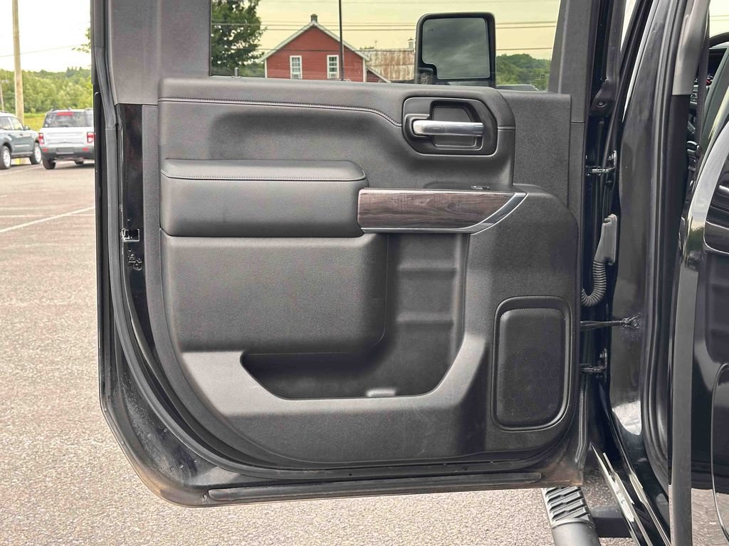 Used 2022 Chevrolet Silverado 2500 LTZ w/ LTZ Plus Package AWD/4WD image 19