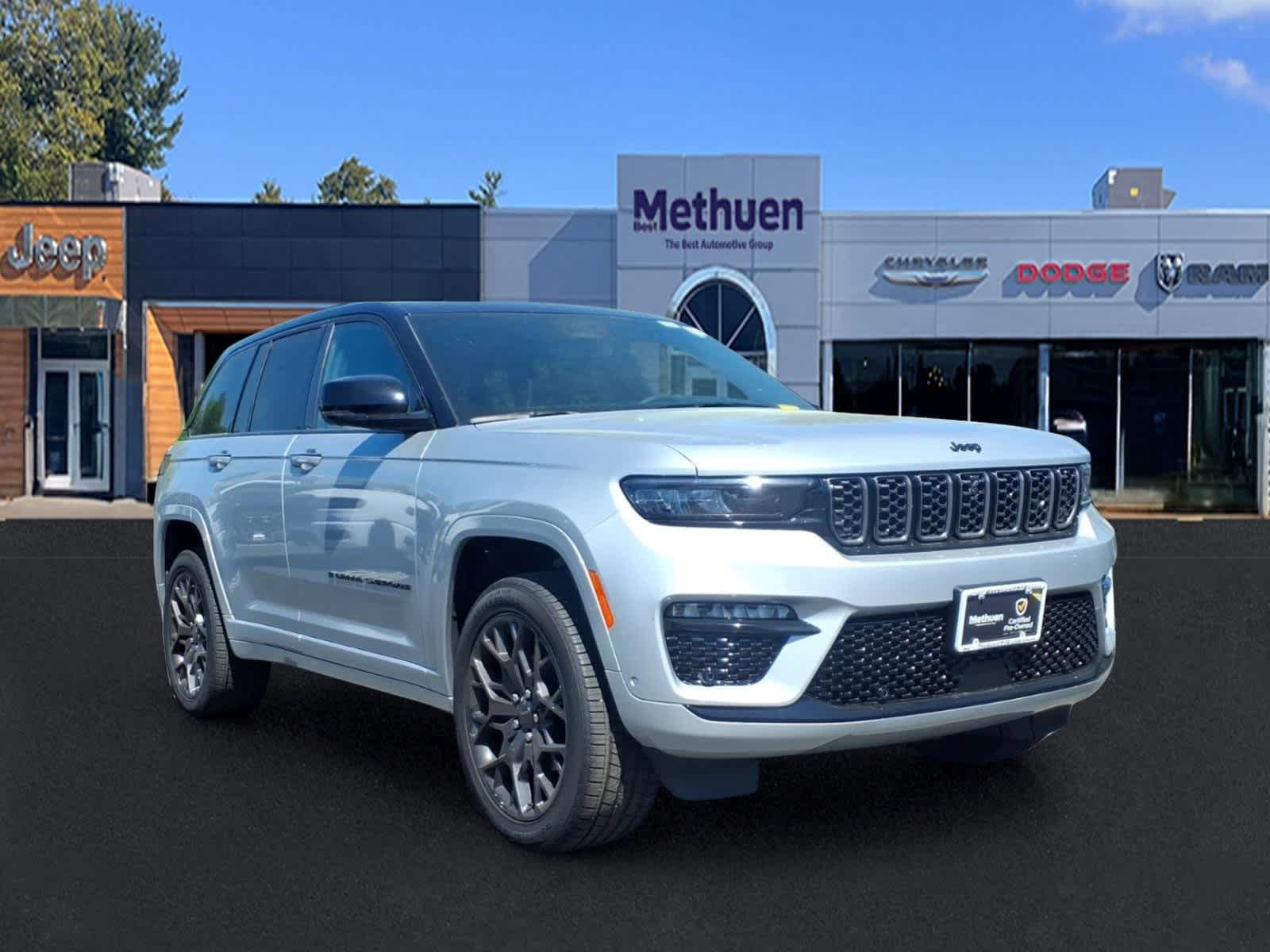 Used 2025 Jeep Grand Cherokee Summit w/ Obsidian Package AWD/4WD image 1