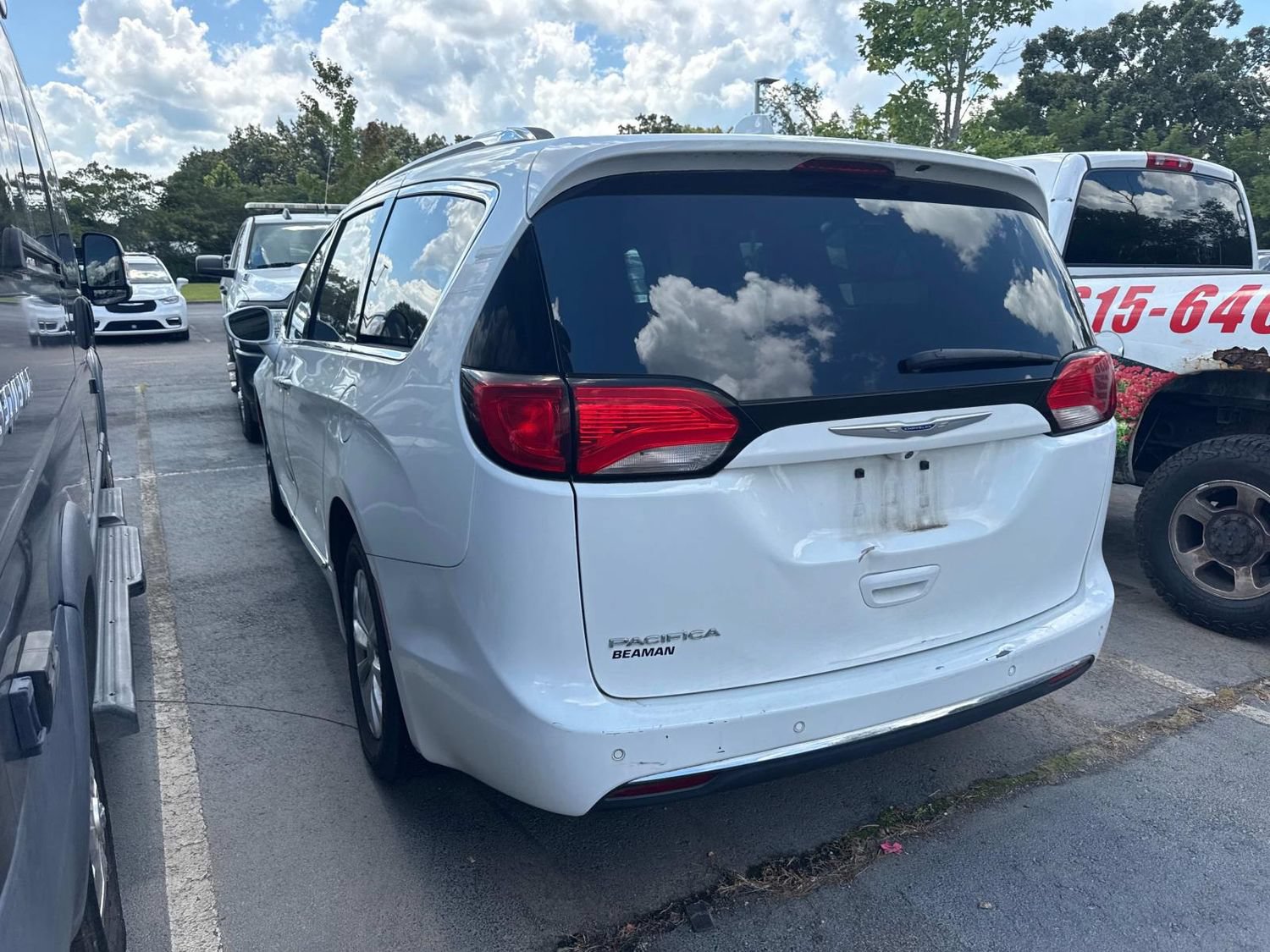 Used 2019 Chrysler Pacifica Touring-L FWD image 10