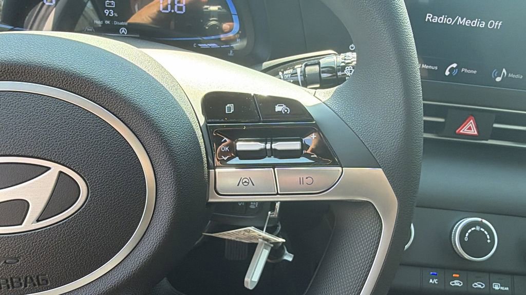 New 2026 Hyundai Elantra SE w/ Cargo Package image 28