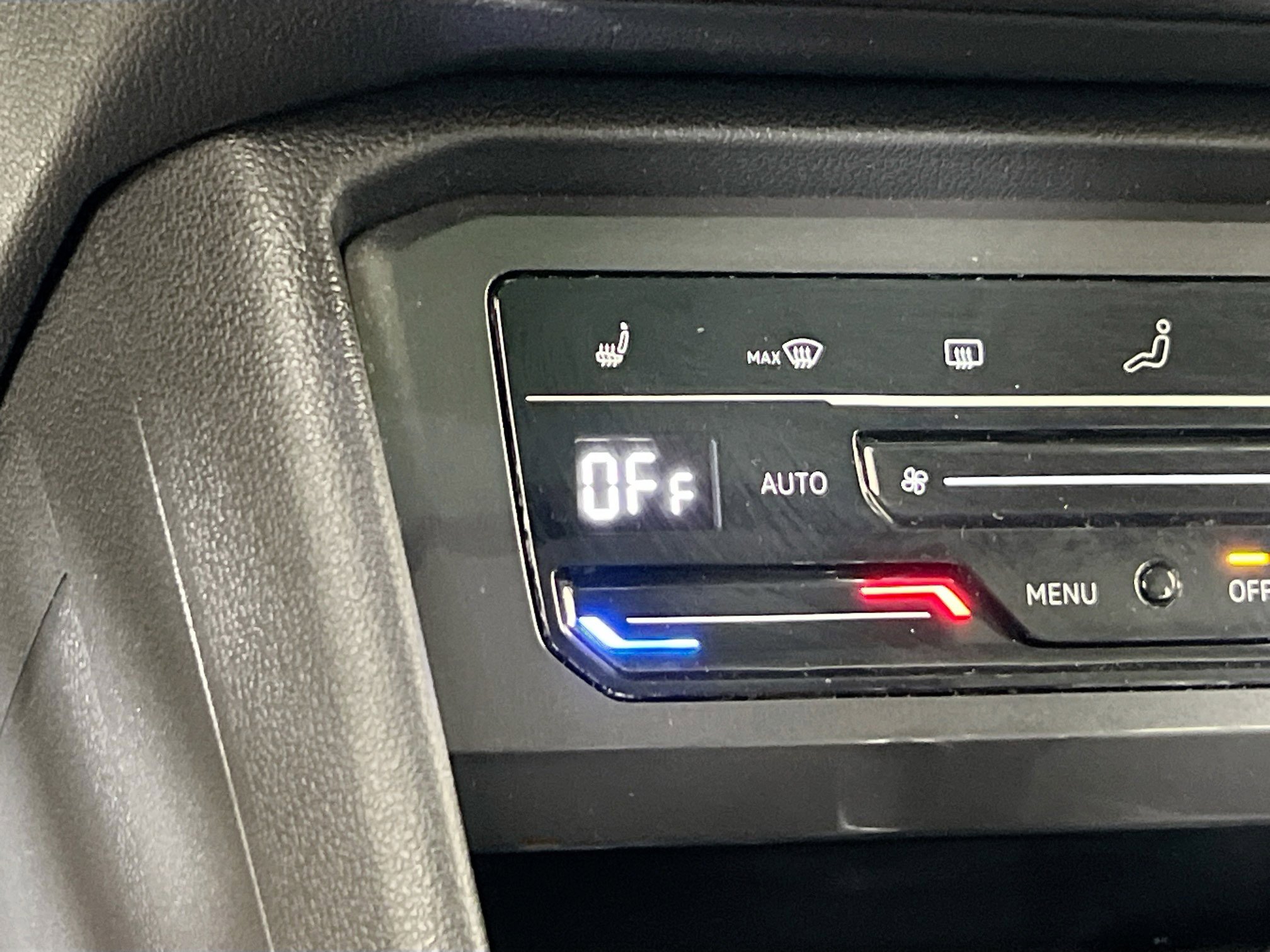 Used 2022 Volkswagen Tiguan SE image 19