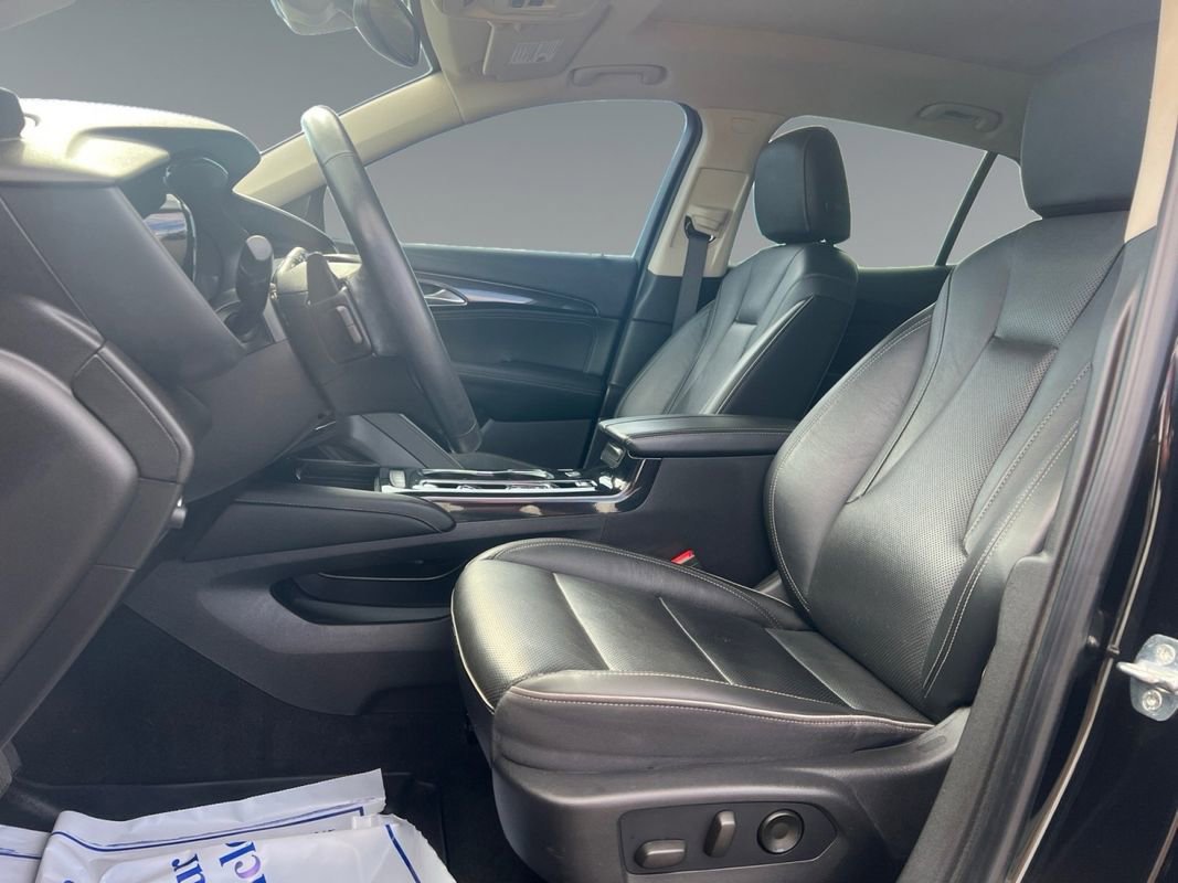 Used 2021 Buick Envision Essence image 9