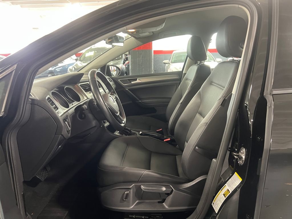 Used 2015 Volkswagen Golf S image 12