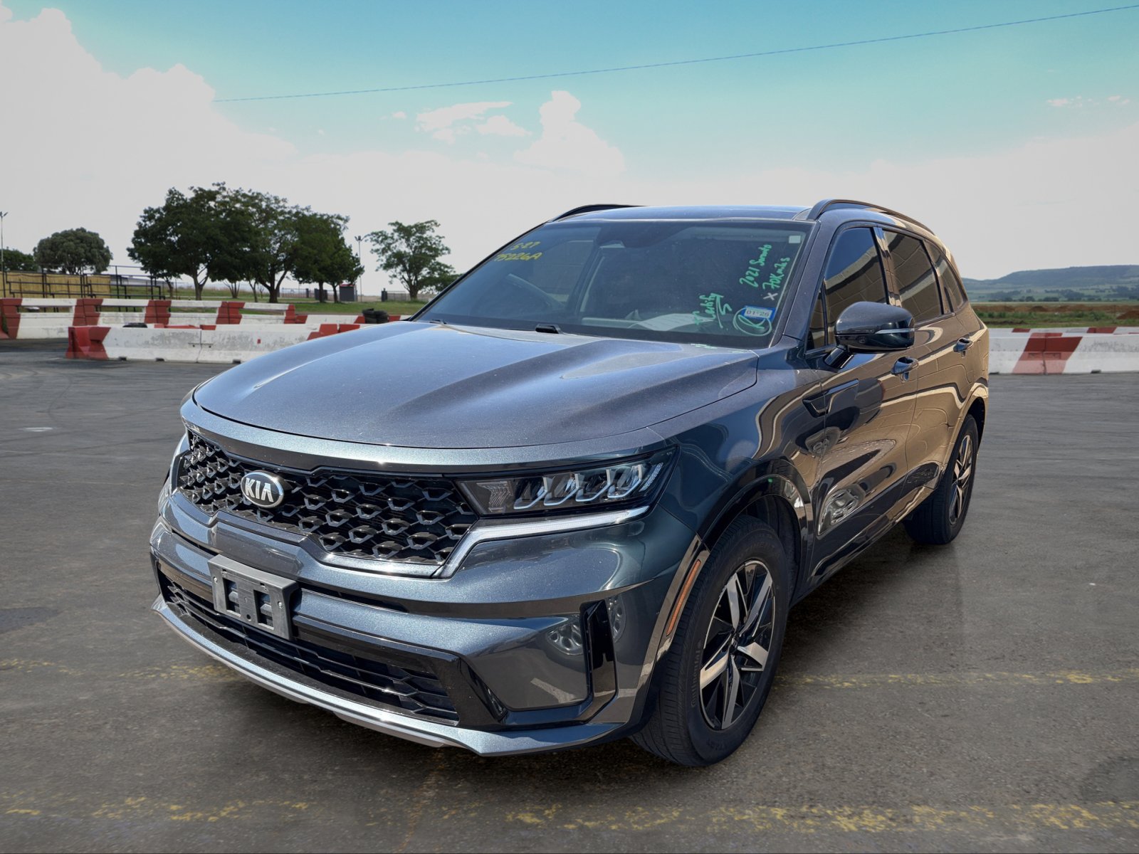 Certified 2021 Kia Sorento S w/ Panoramic Sunroof Package FWD image 5