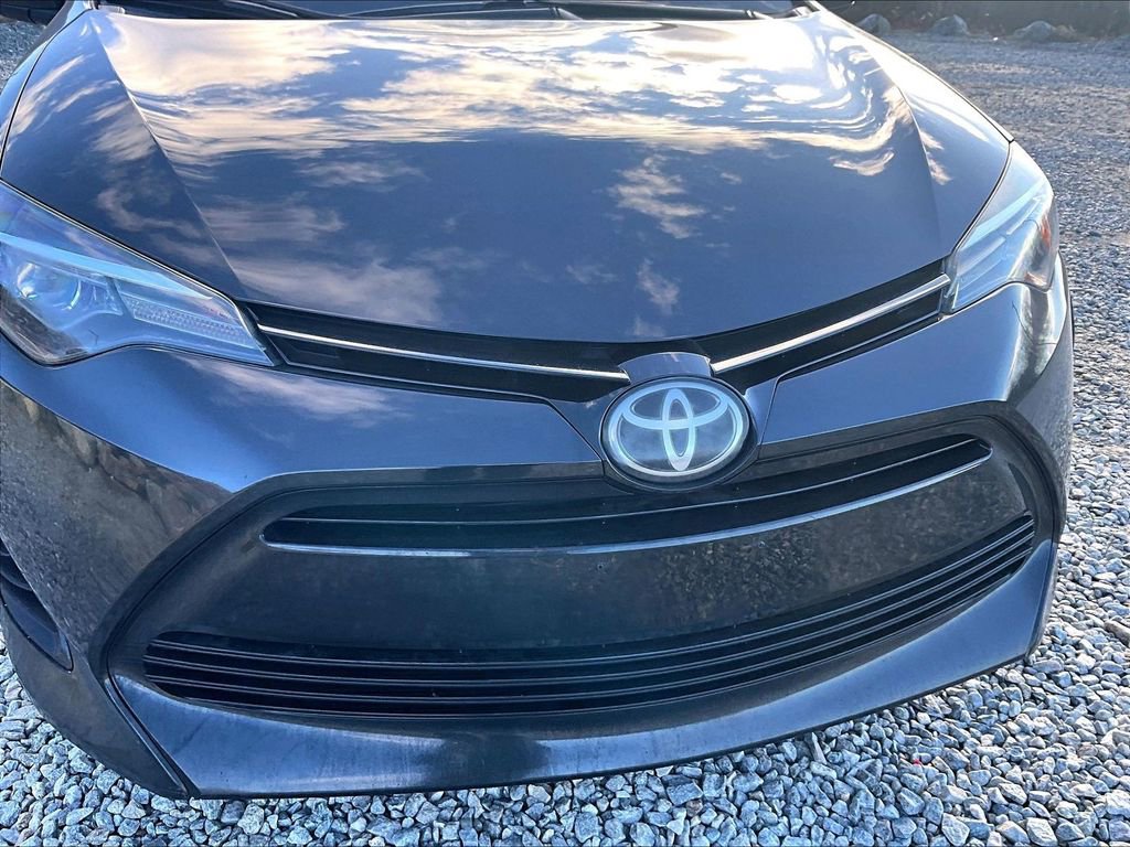 Used 2018 Toyota Corolla LE image 24