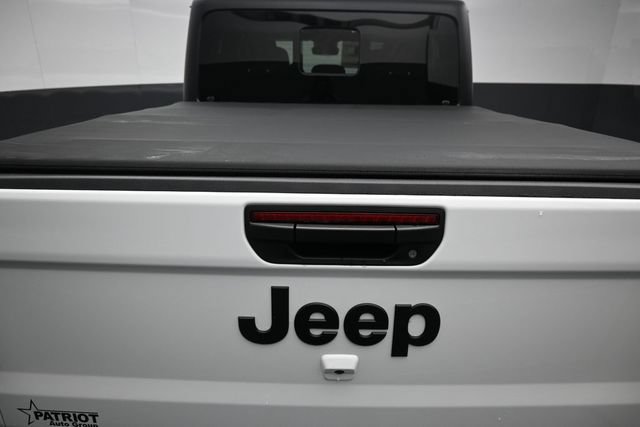 Used 2024 Jeep Gladiator Sport AWD/4WD image 15