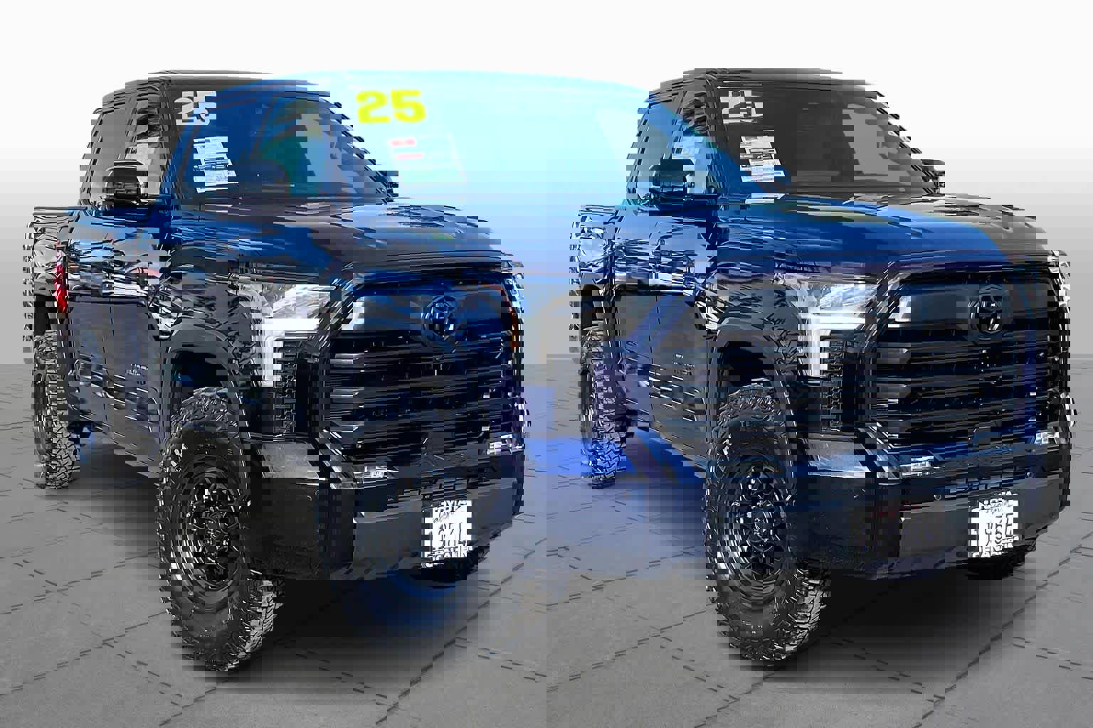 Used 2025 Toyota Tundra Limited image 2