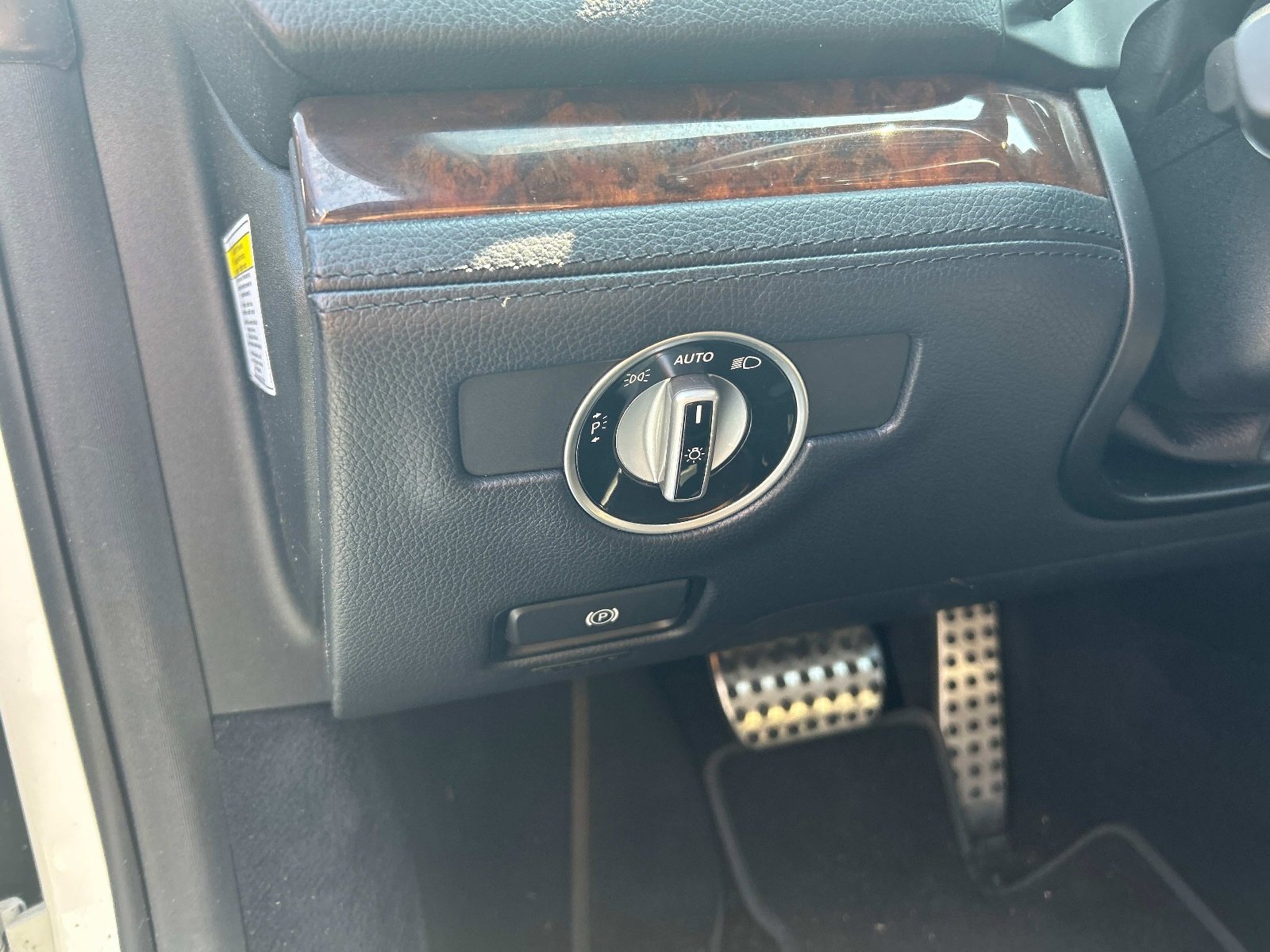 Used 2013 Mercedes-Benz SL 550 image 16