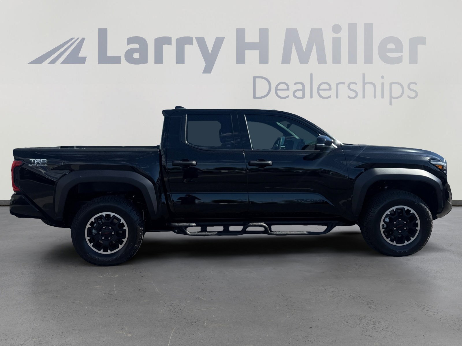 Certified 2025 Toyota Tacoma TRD Off-Road w/ TRD Off Road Premium Package image 6