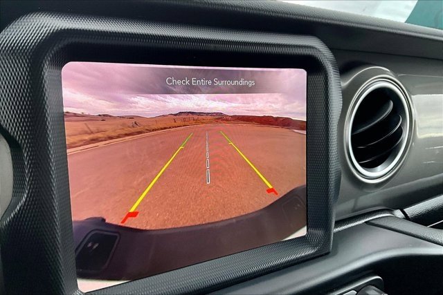 Used 2023 Jeep Gladiator Overland image 15