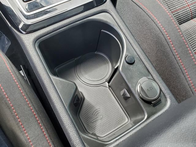 Used 2024 Volkswagen GTI SE image 21