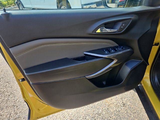 Used 2025 Chevrolet Trax ACTIV w/ Driver Confidence Package FWD image 11