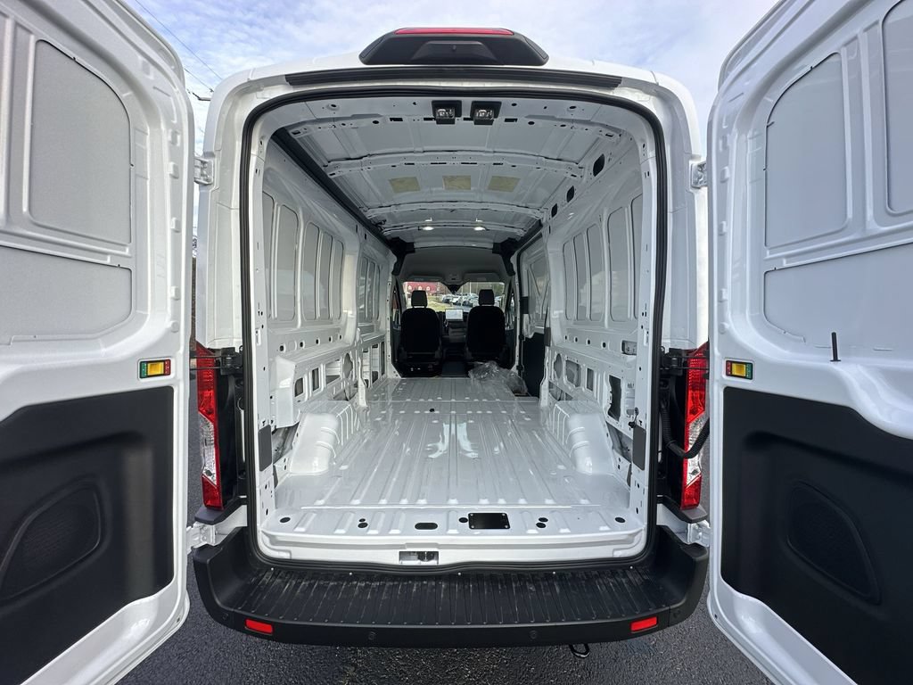 New 2026 Ford Transit 250 148 Medium Roof RWD image 22