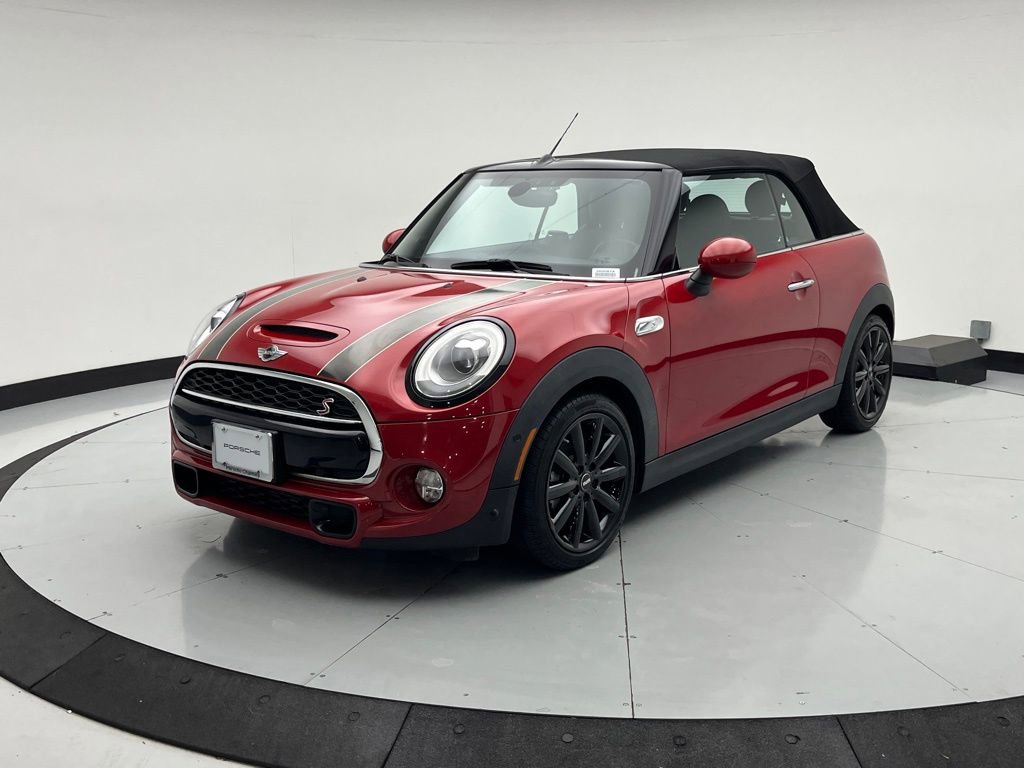 Used 2018 MINI Cooper S image 1