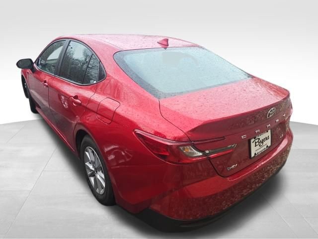 Used 2025 Toyota Camry LE image 4