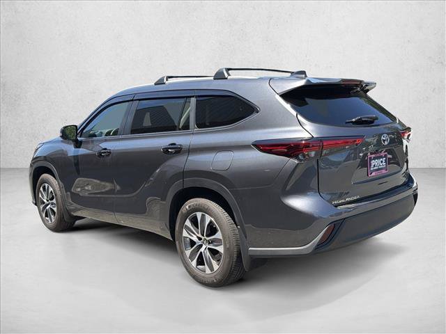 Used 2023 Toyota Highlander XLE FWD image 7