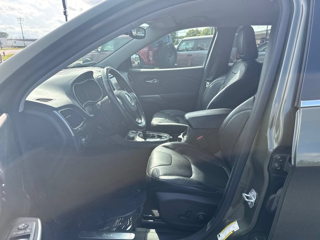 Used 2020 Jeep Cherokee Limited AWD/4WD image 13