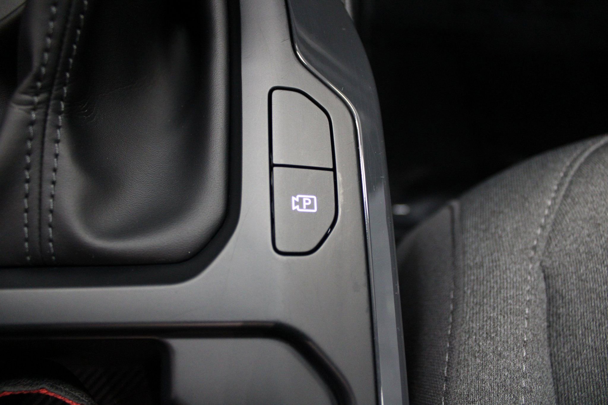 Used 2025 Kia K4 EX image 40